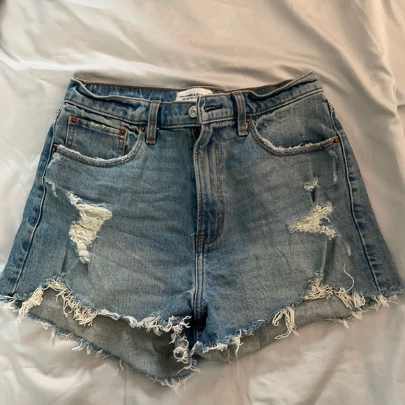 Abercrombie & Fitch Pants - Abercrombie and Fitch Shorts size 8